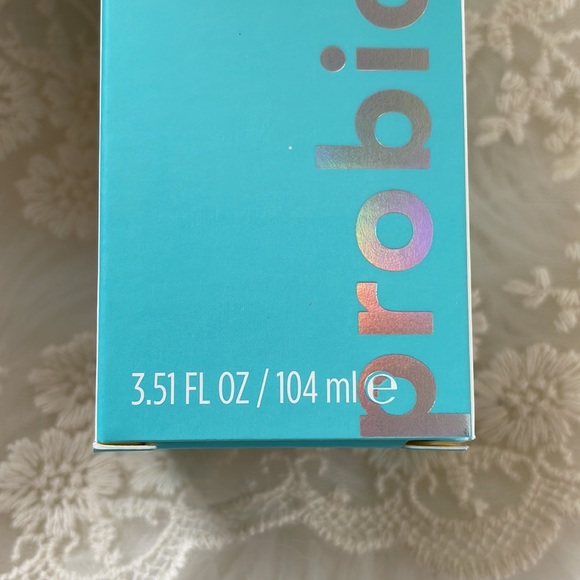 •Tula• Signature Glow Refreshing & Brightening Face Mist - Picture 8 of 11